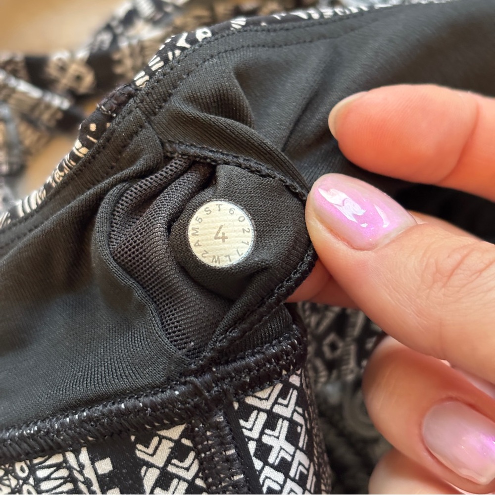 Lululemon Pattern Sports Bra - Picture 4 of 5